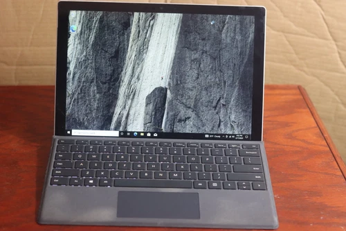 Microsoft Surface Pro 6 Core i7 / 16GB / 256GB SSD